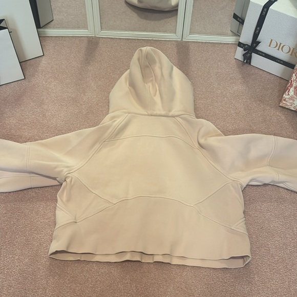 Lululemon scuba with hood - Picture 3 of 3